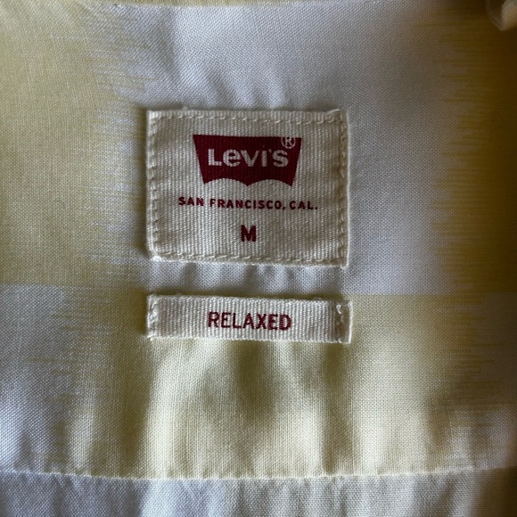 Levi’s The Sunset Camp Men’s Yellow and White Button Down Shirt Size Medium - Picture 3 of 7